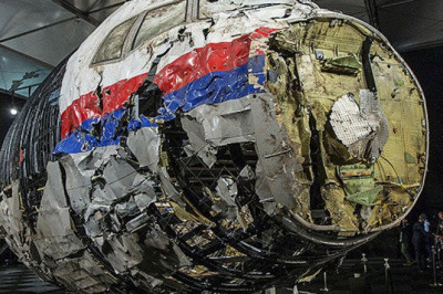 Let MH17 ✈️ - 8  let od neštěstí