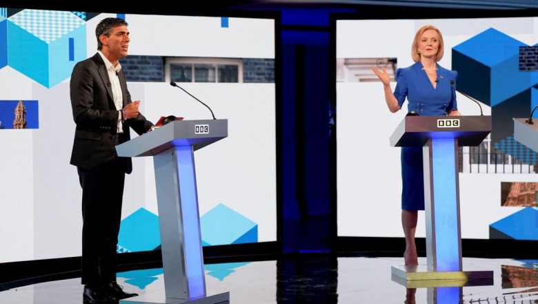 Trussová chce Britům snížit daně. Po „cukru“ ekonomice rychle vyhládne, varoval v debatě Sunak