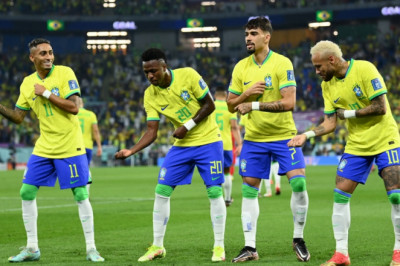 Brazilci smetli Koreu za poločas a poslali vzkaz Pelému, trefil se i uzdravený Neymar