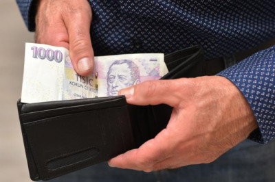 Část vládních stran uvažuje o zvýšení daně z příjmů lidí. ODS to odmítá